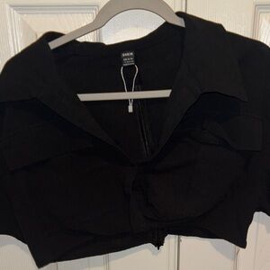 SHEIN Black Collared Crop Top